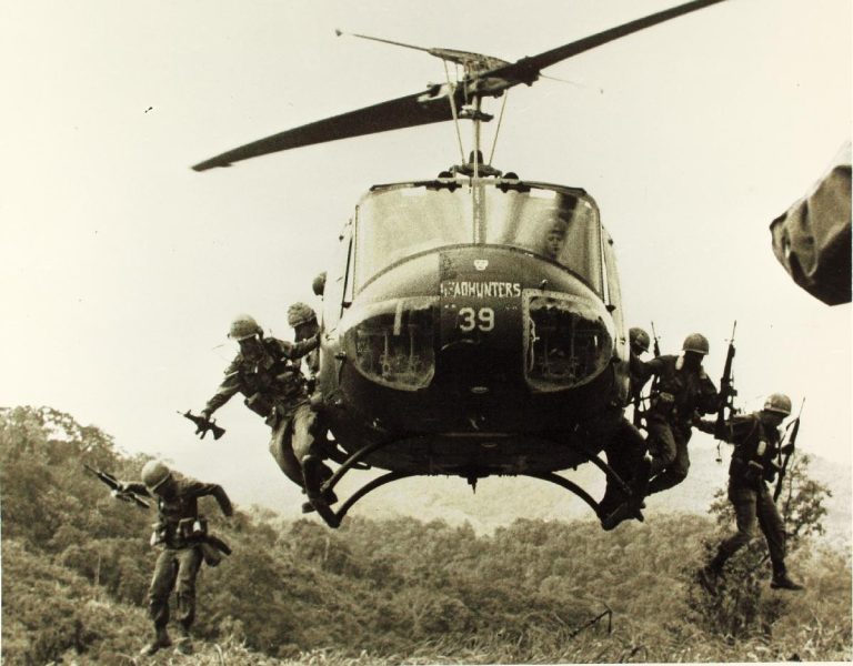 bell uh-1, helicopter, iroquois-906516.jpg